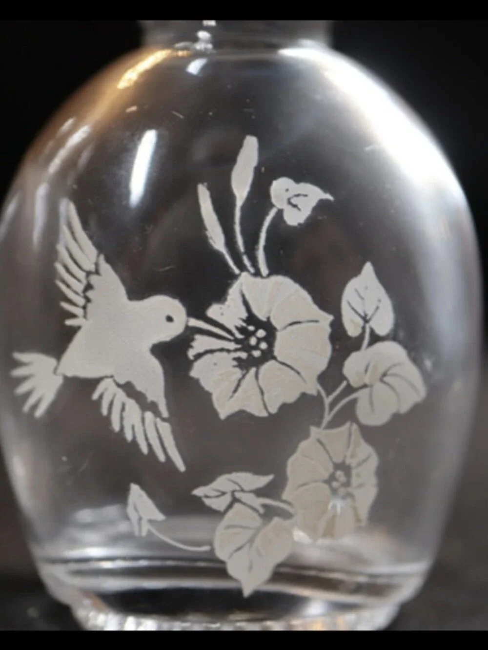 Vintage Avon 24% Lead Crystal Etched Hummingbird Salt & Pepper Shaker Set